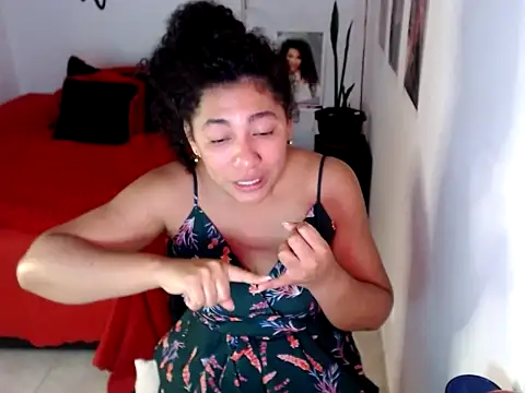 Snapshot of bellacrespalatina chatting on September 14, 2025, 8:13 am bellacrespalatina online show from September 14, 2025, 8:13 am