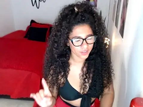 Snapshot of bellacrespalatina chatting on September 16, 2025, 7:31 am bellacrespalatina online show from September 16, 2025, 7:31 am