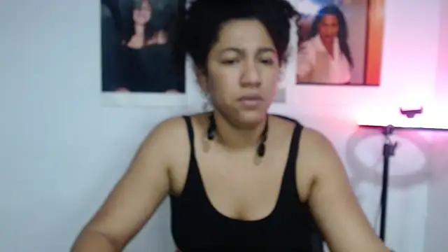 Snapshot of bellacrespalatina chatting on October 9, 2025, 2:42 am bellacrespalatina online show from October 9, 2025, 2:42 am