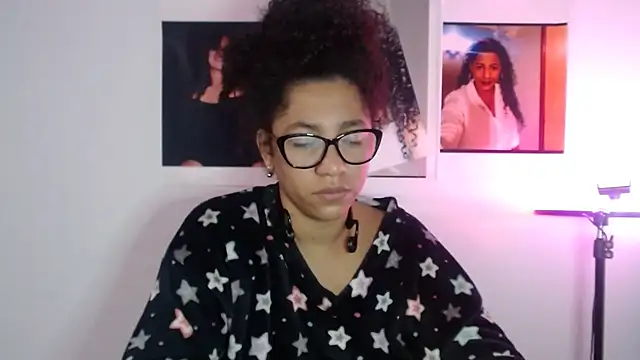 Snapshot of bellacrespalatina chatting on October 9, 2025, 2:48 pm bellacrespalatina online show from October 9, 2025, 2:48 pm