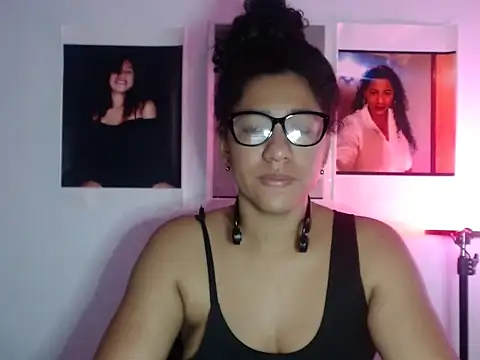 Snapshot of bellacrespalatina chatting on October 10, 2025, 9:03 pm bellacrespalatina online show from October 10, 2025, 9:03 pm