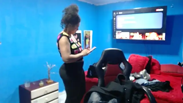 Snapshot of bellacrespalatina chatting on November 18, 2025, 8:24 pm bellacrespalatina online show from November 18, 2025, 8:24 pm