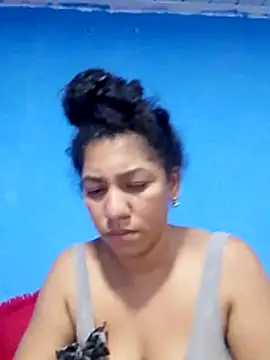 Snapshot of bellacrespalatina chatting on December 1, 2025, 4:28 am bellacrespalatina online show from December 1, 2025, 4:28 am