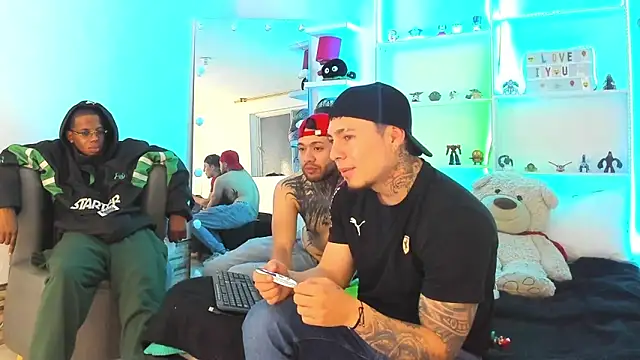 Snapshot of _tatho_perovich_ chatting on December 19, 2024, 4:34 am tatho perovich online show from December 19, 2024, 4:34 am