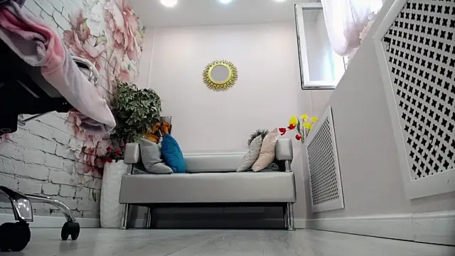 Snapshot of Cutie_Asya chatting on May 13, 2026, 8:12 am Cutie Asya online show from May 13, 2026, 8:12 am