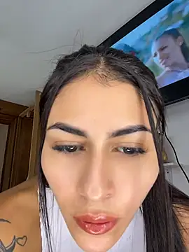 Snapshot of emilie_xx_ chatting on May 20, 2026, 3:18 pm emilie xx online show from May 20, 2026, 3:18 pm
