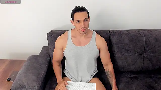 Lorenzoferrec online show from June 6, 2026, 2:27 am