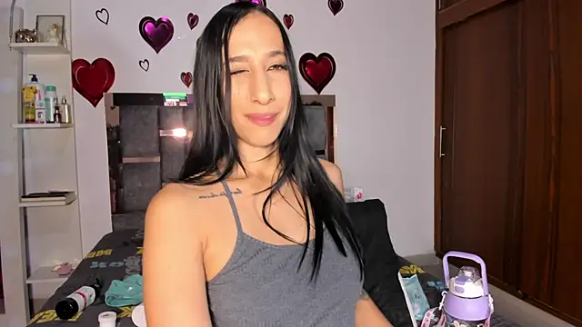 Snapshot of Carol_M8 chatting on February 19, 2025, 2:33 am Carol M8 online show from February 19, 2025, 2:33 am