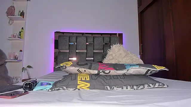 Snapshot of Carol_M8 chatting on September 26, 2025, 3:21 am Carol M8 online show from September 26, 2025, 3:21 am