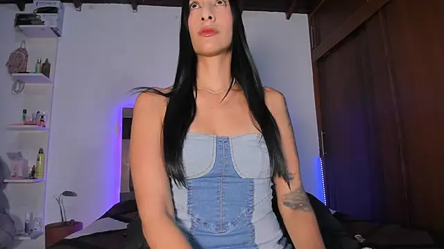 Snapshot of Carol_M8 chatting on October 6, 2025, 3:04 am Carol M8 online show from October 6, 2025, 3:04 am