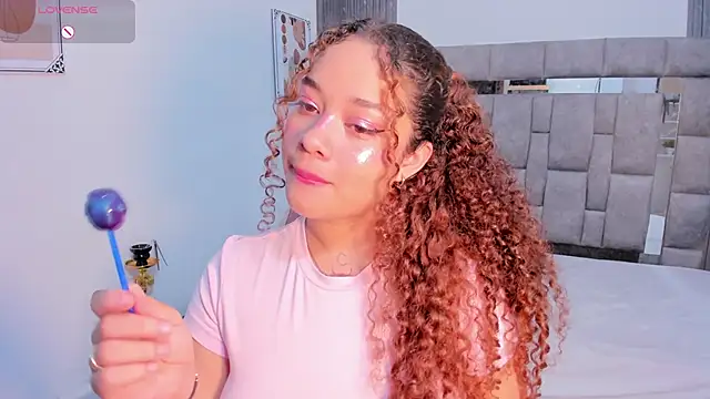 zulyjones online show from November 5, 2025, 2:17 pm