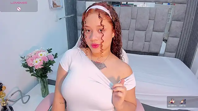 zulyjones online show from December 15, 2025, 12:42 pm