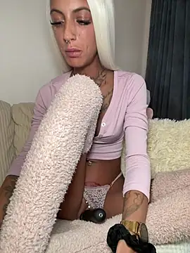 Snapshot of mrs_skinny_goddess chatting on May 17, 2026, 4:58 pm mrs skinny goddess online show from May 17, 2026, 4:58 pm