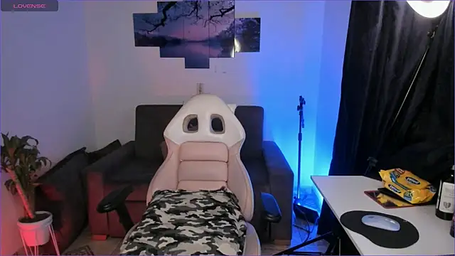 odelei online show from September 12, 2025, 9:42 am