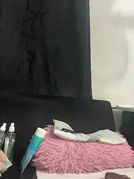 chiquimaturesexy online show from September 16, 2025, 9:27 pm