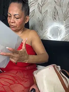 chiquimaturesexy online show from April 22, 2026, 9:49 pm