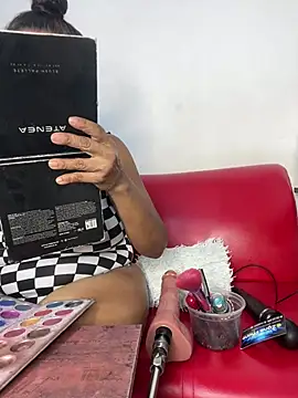 Snapshot of chiquimaturesexy chatting on July 17, 2026, 10:03 pm chiquimaturesexy online show from July 17, 2026, 10:03 pm