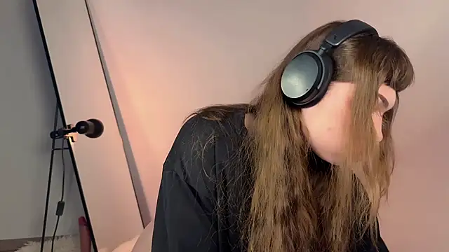 Snapshot of PaulaPratt chatting on March 18, 2025, 6:14 am PaulaPratt online show from March 18, 2025, 6:14 am