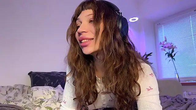 Snapshot of PaulaPratt chatting on December 3, 2025, 10:57 am PaulaPratt online show from December 3, 2025, 10:57 am