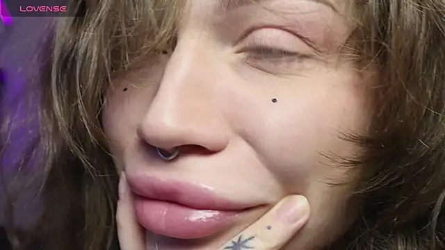 Snapshot of PaulaPratt chatting on January 17, 2026, 5:34 am PaulaPratt online show from January 17, 2026, 5:34 am