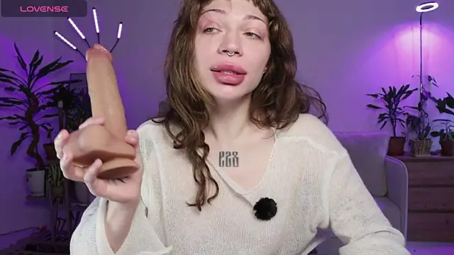 Snapshot of PaulaPratt chatting on February 24, 2026, 5:49 am PaulaPratt online show from February 24, 2026, 5:49 am