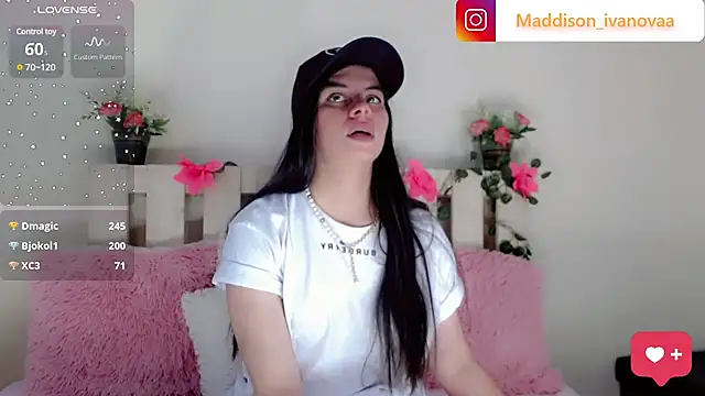 Madisson Ivanova online show from January 29, 2025, 5:02 pm