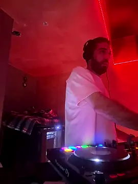 Snapshot of djtimka chatting on November 25, 2025, 7:03 pm djtimka online show from November 25, 2025, 7:03 pm