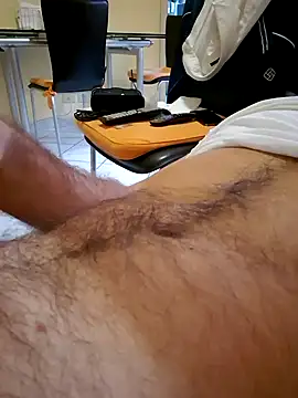 Snapshot of 1talianBeutifulCock chatting on January 7, 2025, 10:54 am 1talianBeutifulCock online show from January 7, 2025, 10:54 am