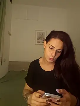 perla97 online show from October 18, 2025, 6:41 pm