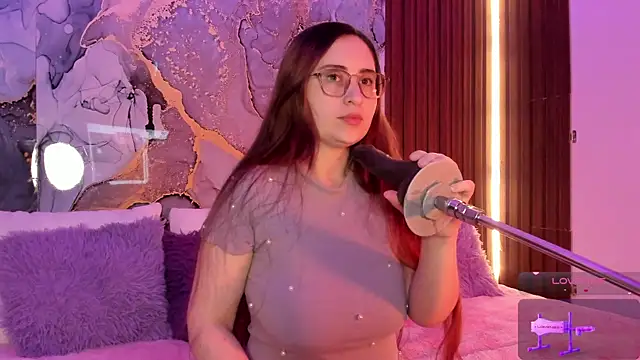 centaurigirl online show from November 6, 2025, 2:34 am