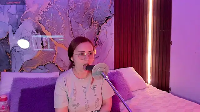 centaurigirl online show from January 11, 2026, 4:06 am