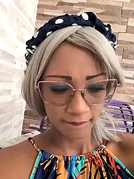 Snapshot of Amaliu_ chatting on February 3, 2025, 6:39 pm Amaliu online show from February 3, 2025, 6:39 pm