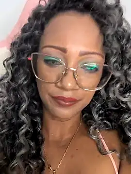 Snapshot of Amaliu_ chatting on March 3, 2025, 2:26 pm Amaliu online show from March 3, 2025, 2:26 pm