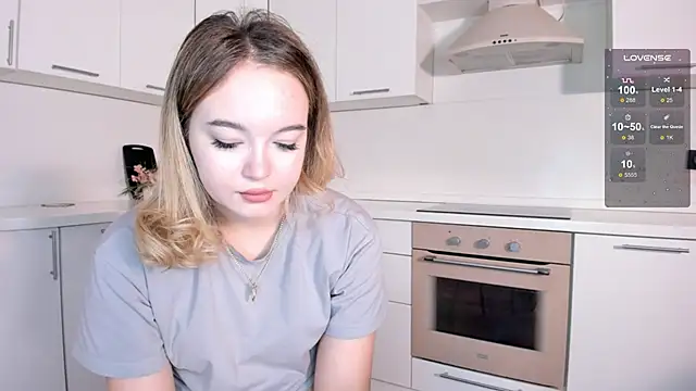 SheenaDollins online show from December 4, 2024, 9:51 am