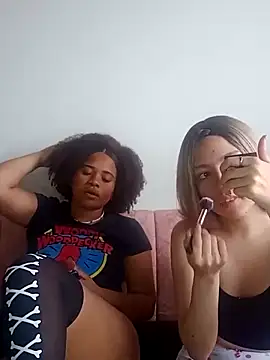 Snapshot of DANIELA_MICHEL chatting on December 6, 2024, 4:17 pm DANIELA MICHEL online show from December 6, 2024, 4:17 pm