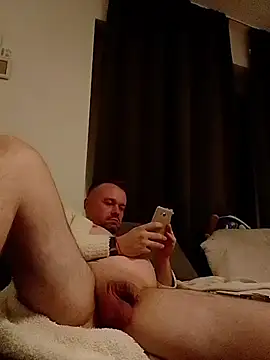 mikaaaaase online show from October 27, 2025, 12:58 am