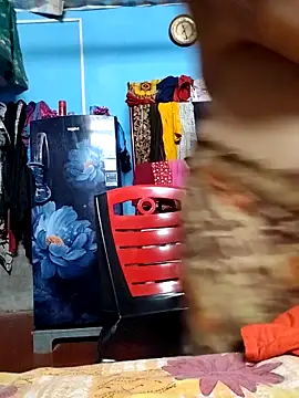 Snapshot of BERRY_00 chatting on October 31, 2025, 5:58 pm BERRY 00 online show from October 31, 2025, 5:58 pm