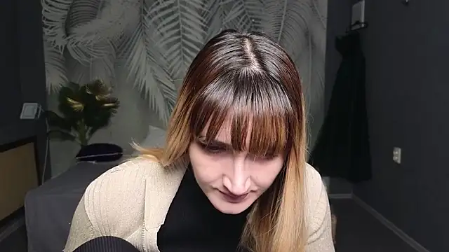 Nika Kitten online show from December 4, 2025, 9:07 am