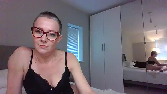 Snapshot of ELEGANT-ARIA36 chatting on December 10, 2024, 12:05 pm ELEGANT-ARIA36 online show from December 10, 2024, 12:05 pm