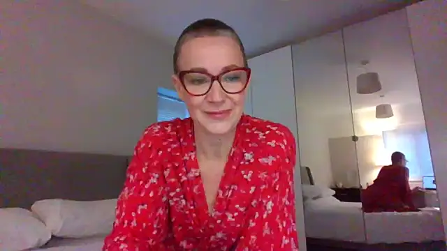 Snapshot of ELEGANT-ARIA36 chatting on January 6, 2025, 8:35 am ELEGANT-ARIA36 online show from January 6, 2025, 8:35 am