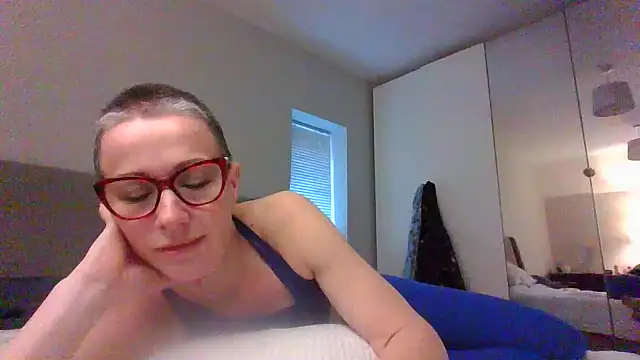 Snapshot of ELEGANT-ARIA36 chatting on January 14, 2025, 2:43 pm ELEGANT-ARIA36 online show from January 14, 2025, 2:43 pm