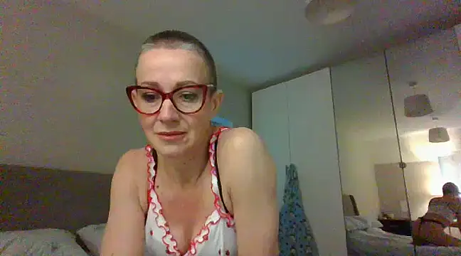 Snapshot of ELEGANT-ARIA36 chatting on February 11, 2025, 8:48 am ELEGANT-ARIA36 online show from February 11, 2025, 8:48 am