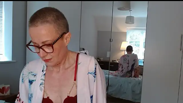 Snapshot of ELEGANT-ARIA36 chatting on February 14, 2025, 12:36 pm ELEGANT-ARIA36 online show from February 14, 2025, 12:36 pm