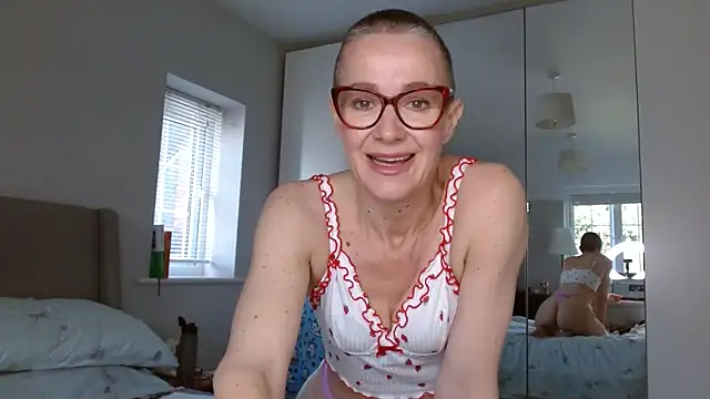 Snapshot of ELEGANT-ARIA36 chatting on February 22, 2025, 12:40 pm ELEGANT-ARIA36 online show from February 22, 2025, 12:40 pm