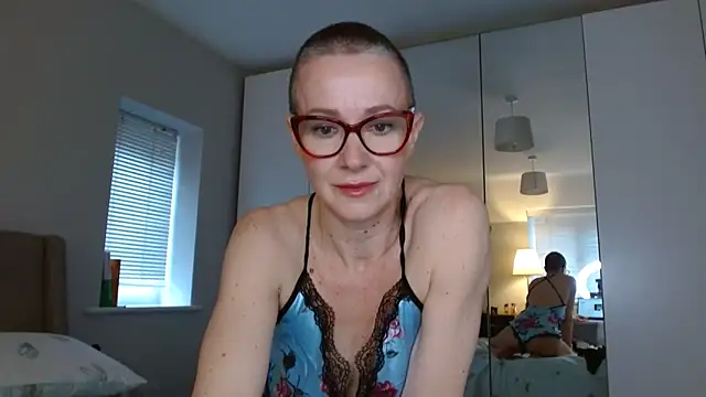 Snapshot of ELEGANT-ARIA36 chatting on February 24, 2025, 8:49 am ELEGANT-ARIA36 online show from February 24, 2025, 8:49 am