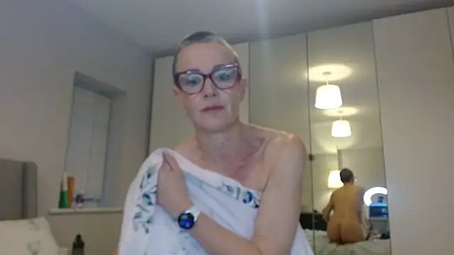 Snapshot of ELEGANT-ARIA36 chatting on March 6, 2025, 6:05 pm ELEGANT-ARIA36 online show from March 6, 2025, 6:05 pm