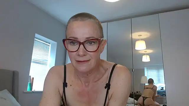 Snapshot of ELEGANT-ARIA36 chatting on March 11, 2025, 11:44 am ELEGANT-ARIA36 online show from March 11, 2025, 11:44 am