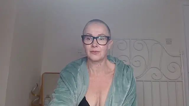 Snapshot of ELEGANT-ARIA36 chatting on January 18, 2026, 6:12 pm ELEGANT-ARIA36 online show from January 18, 2026, 6:12 pm