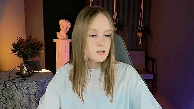 Snapshot of VivienLeeigh chatting on December 25, 2024, 1:19 pm VivienLeeigh online show from December 25, 2024, 1:19 pm