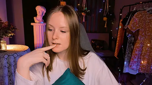 Snapshot of VivienLeeigh chatting on December 28, 2024, 1:06 pm VivienLeeigh online show from December 28, 2024, 1:06 pm